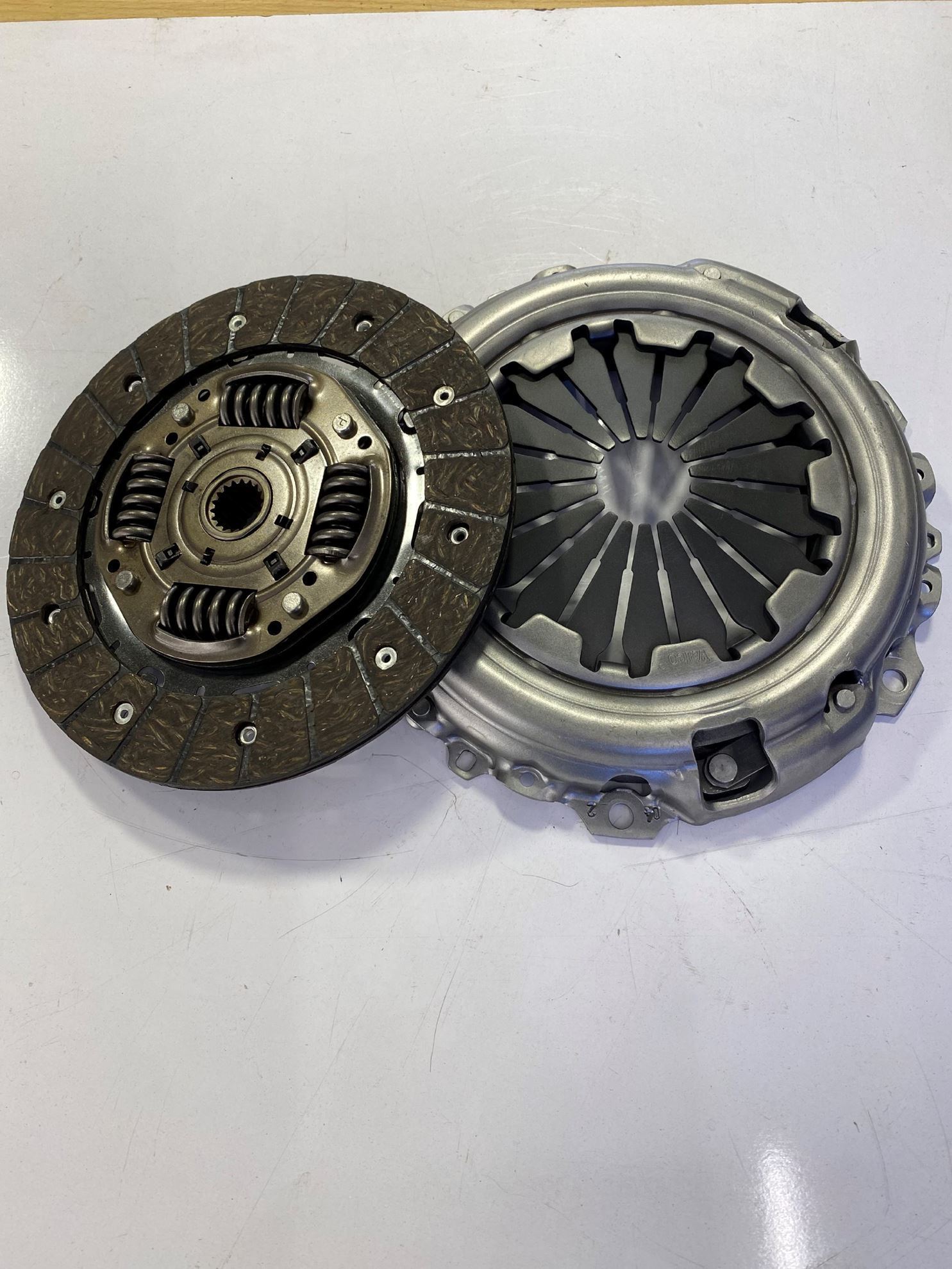 تصویر دیسک و صفحه کلاچ پژو پارس تیپ 5 (والئو فرانسه)