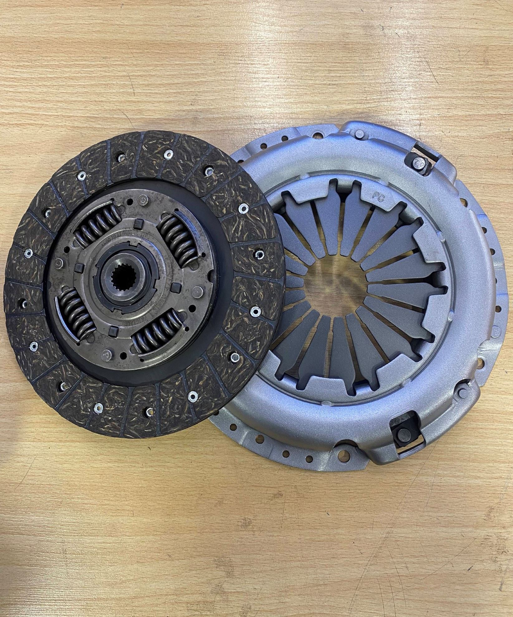 تصویر دیسک و صفحه کلاچ ساینا 215 میل (شرکتی)