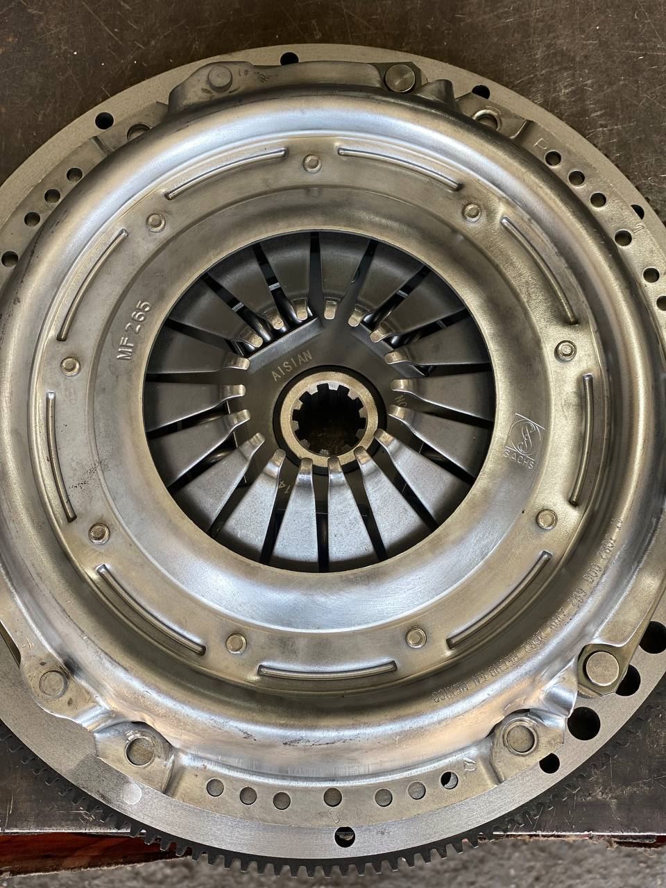 تصویر دیسک و صفحه کلاچ جیپ آهو (ساچ آلمان )